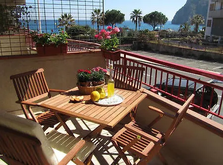 In Sicily - Beachfront Sant'alessio * SantʼAlessio Siculo